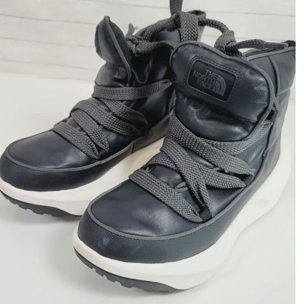 The North Face Halseigh Thermoball Lace Up Waterproof Boot in Black, sz 7